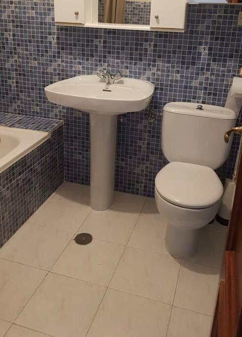 Adosado Dr Fleming 12 Villa Poyales Del Hoyo ภายนอก รูปภาพ